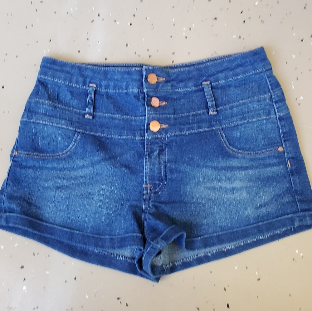 REFUGE Jean Shorts in Women's size 4 - Picture 1 of 5